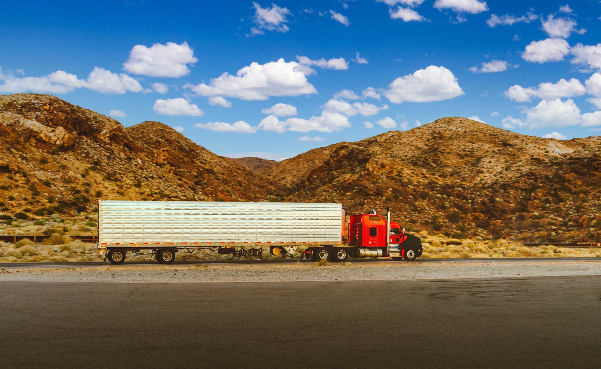 Expedited trucking swiftdelivery
